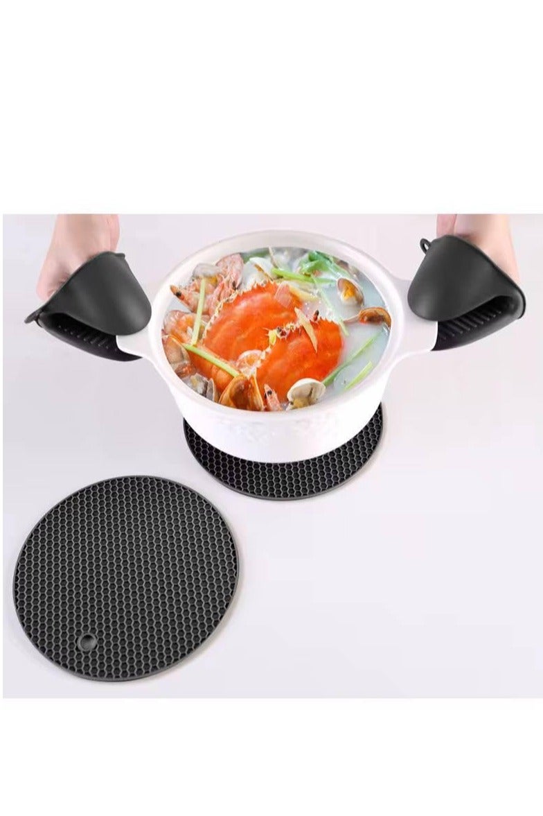 Heat Resistant Silicone Pad - 2 Pieces (Round + Square)  - Image 3