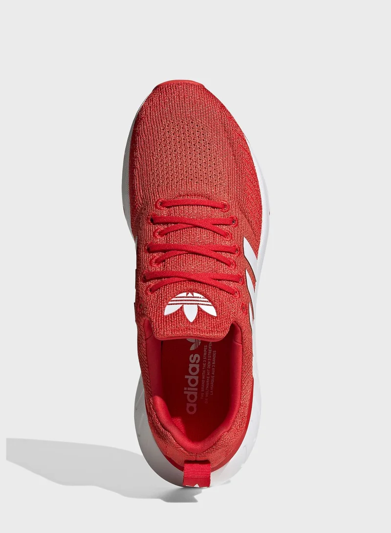 adidas Originals Swift Run 22 Sneakers