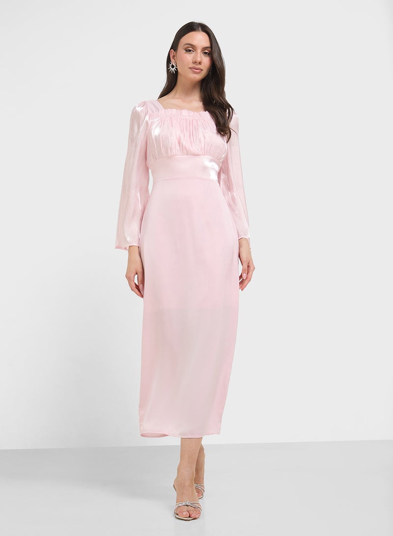 فستان سهرة بفتحات أكمام مكشكشة