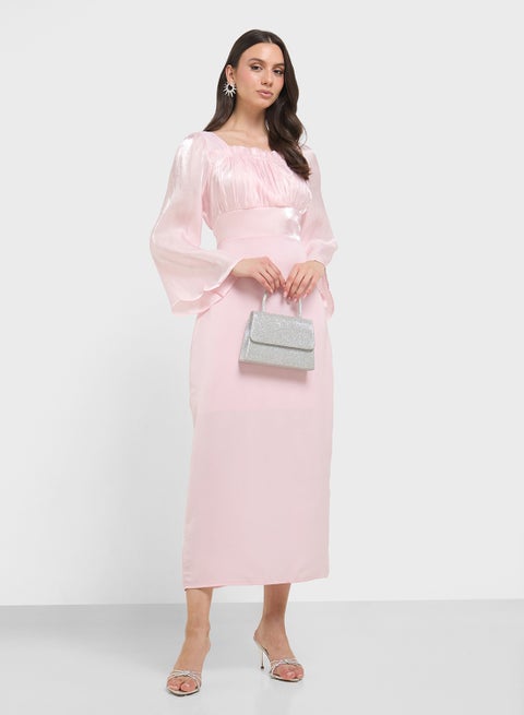 فستان سهرة بفتحات أكمام مكشكشة