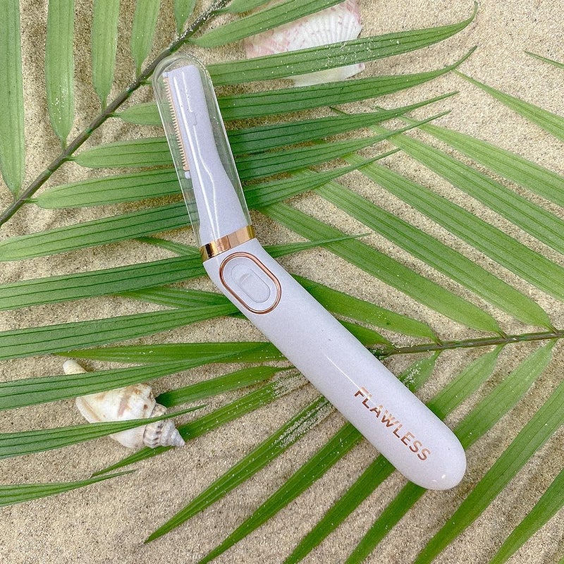 Flawless Finishing Touch Flawless Bikini Trimmer & Hair Remover for Women, Dry Use Intimate Razor, Painless Hair Removal With LED Light, All Skin Types - Image 3