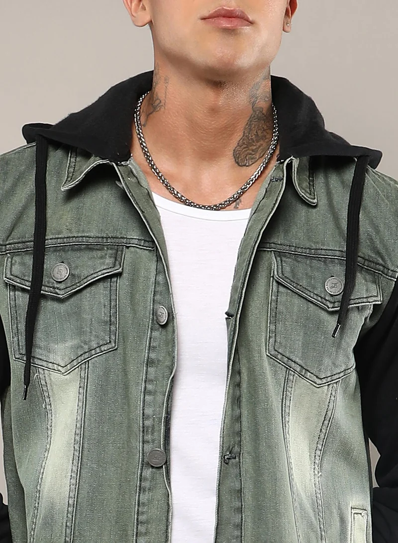كامبوس سوترا Men's Grey & Black Light-Wash Denim Jacket With Sweatshirt Sleeve