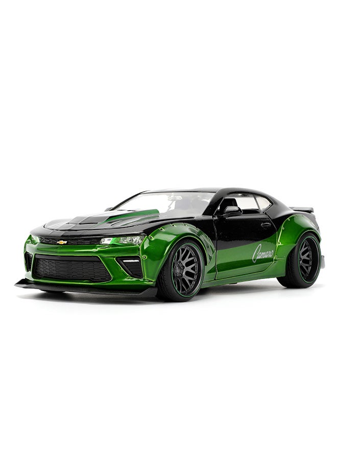 JADA Pink Slips 1:24 - 2016 Chevrolet Camaro, Die-Cast Car with Base, Toys for Kids and Adults - Image 5