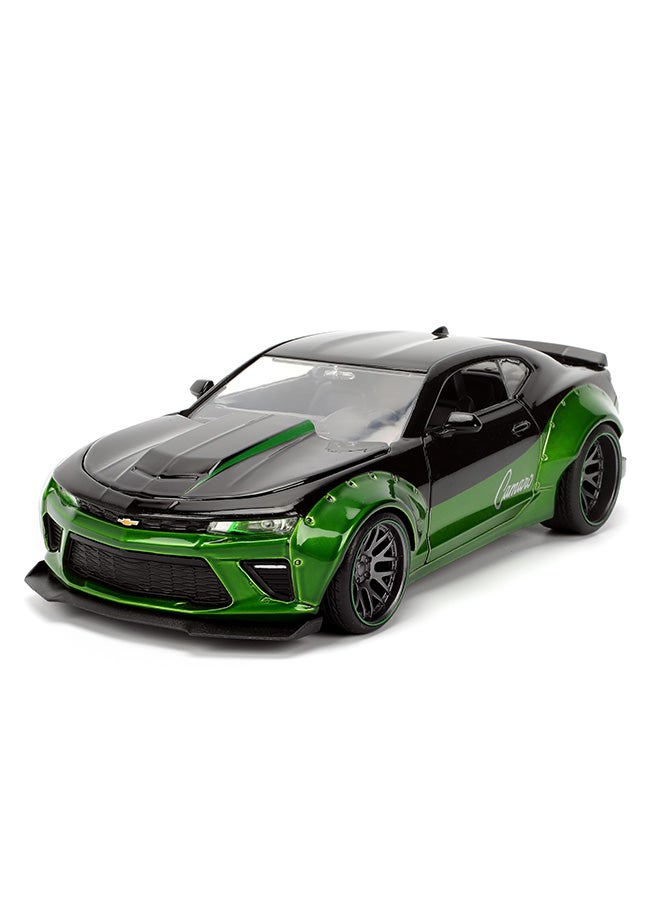 JADA Pink Slips 1:24 - 2016 Chevrolet Camaro, Die-Cast Car with Base, Toys for Kids and Adults - Image 4