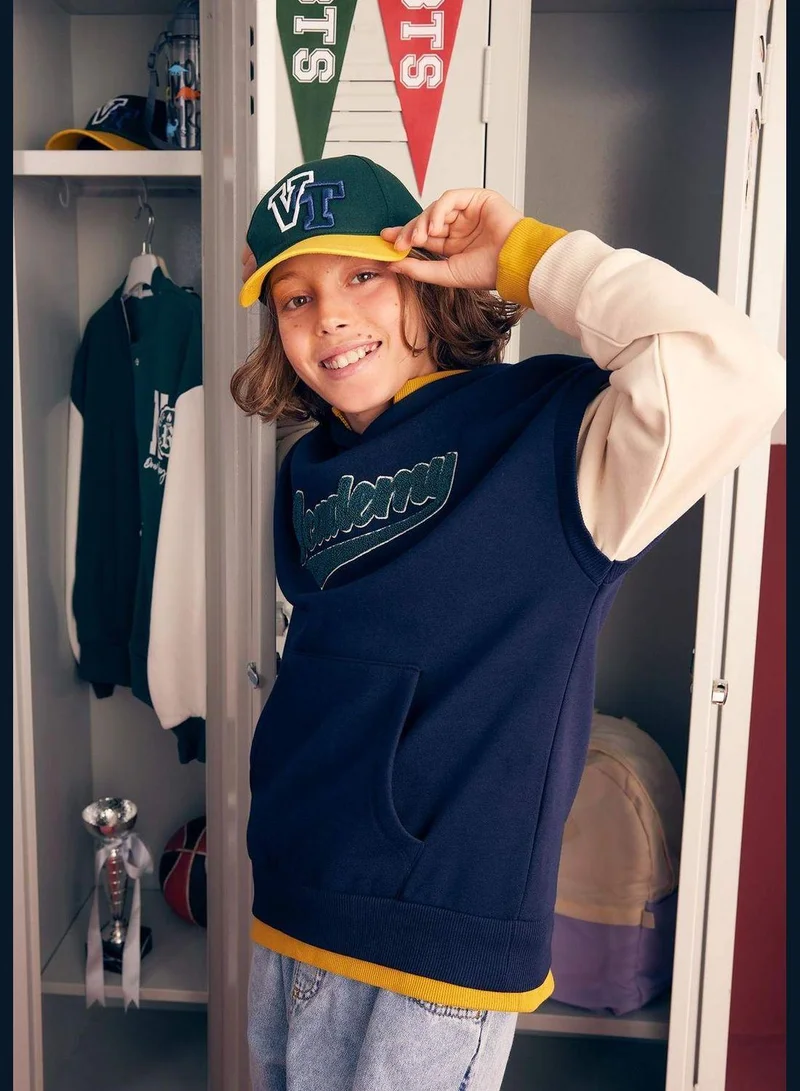 ديفاكتو Boy Oversize Fit Hooded Long Sleeve Knitted Sweatshirt