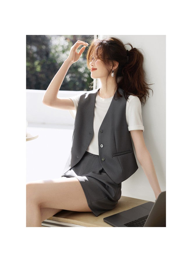 Commute Relaxation Vest And Shorts Set】2025 Summer New Arrival Minimalist Slim-fit Women's Coordinated Outfit - Image 2