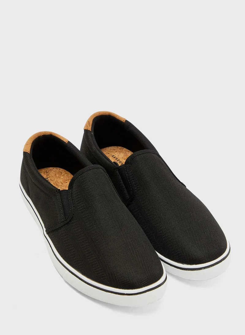 Reserved Trampki Slip On