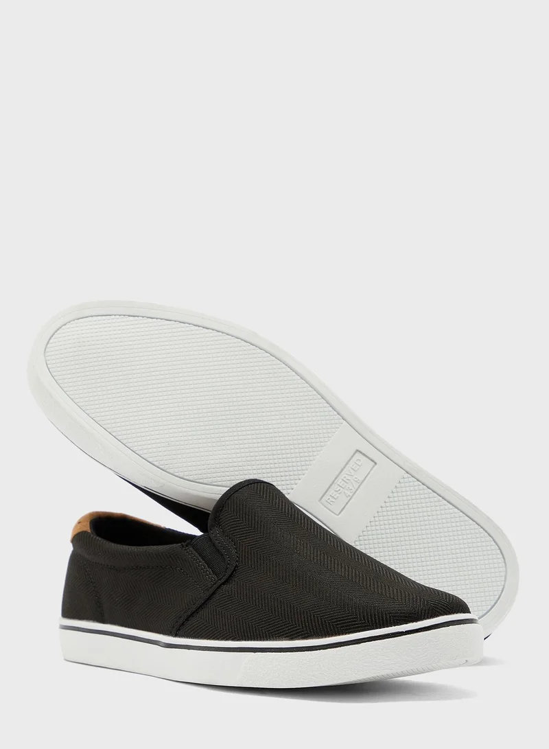 Reserved Trampki Slip On