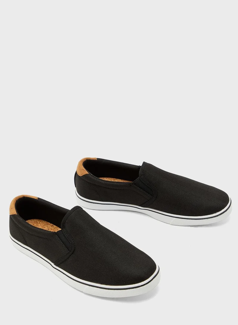 Reserved Trampki Slip On