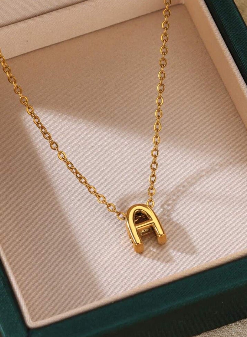 إيكوال سلسال نسائي أنيق من الاستانلس ستيل مطلي باللون الذهبي - Image 2