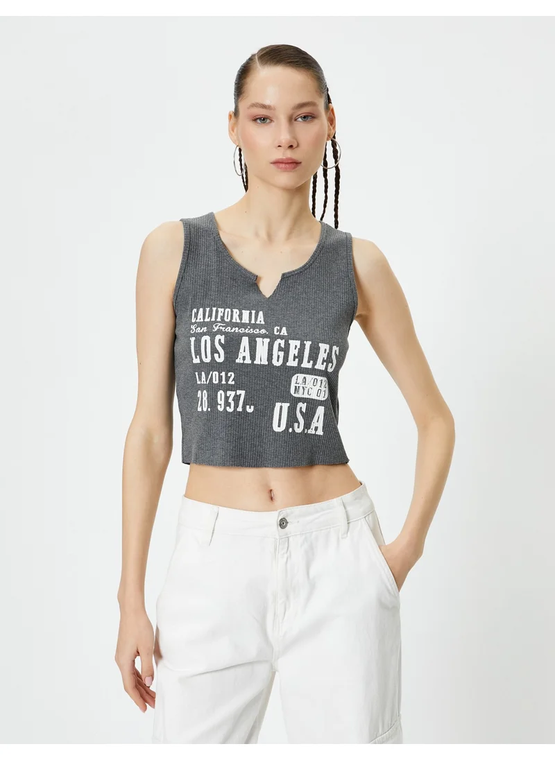كوتون Sleeveless Short T-Shirt Cutaway V Neck Printed
