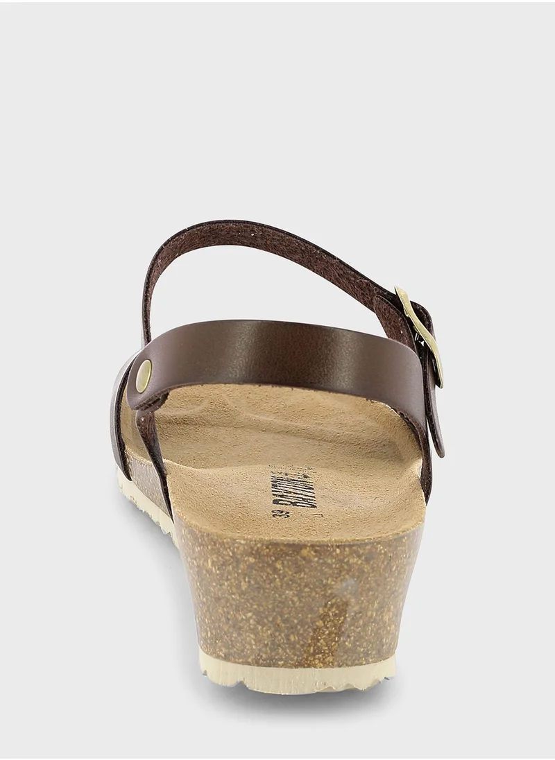 BAYTON Wodonga Strappy Mid Heel Wedges