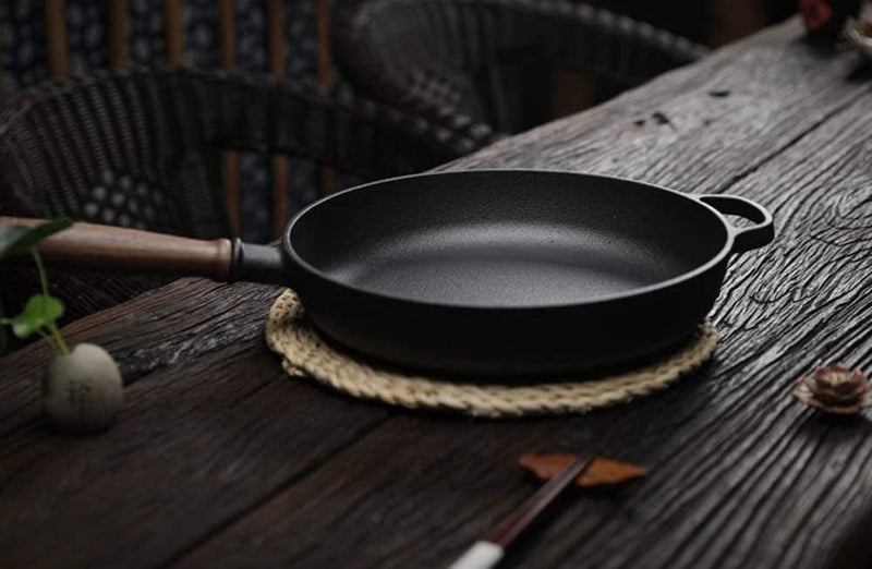CountryCook Pre-Seasoned Wooden Handle Cast Iron Frying Pan 26 cms with Glass Lid, Induction Friendly, Non-Toxic, Enamel Free Cookware (Fry Pan - Wooden Handle, 26 cms) - Image 3