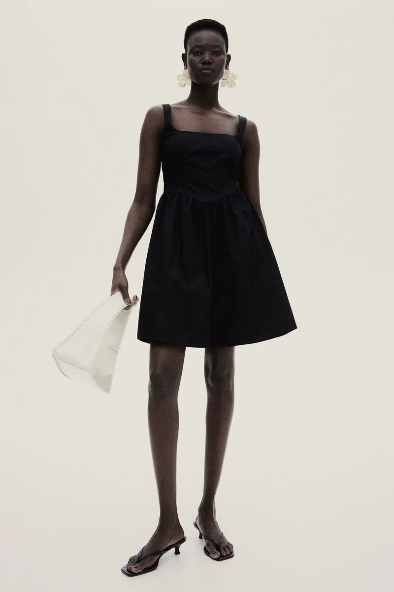 اتش اند ام فستان بحافة سفلية واسعة