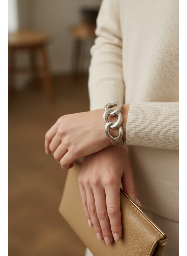 FLUFFY Plated Metal Interlocking Chain Bracelet - Image 1