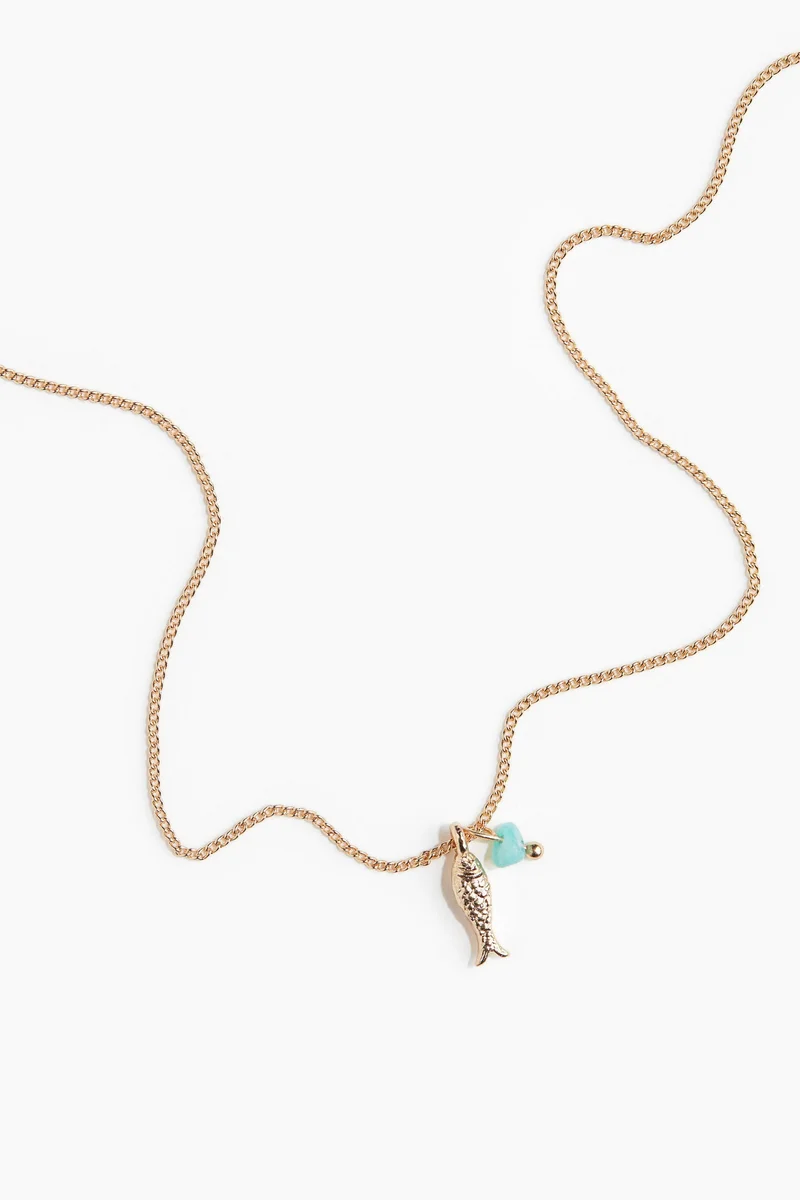 اتش اند ام قلادة مزيّنة بحلية