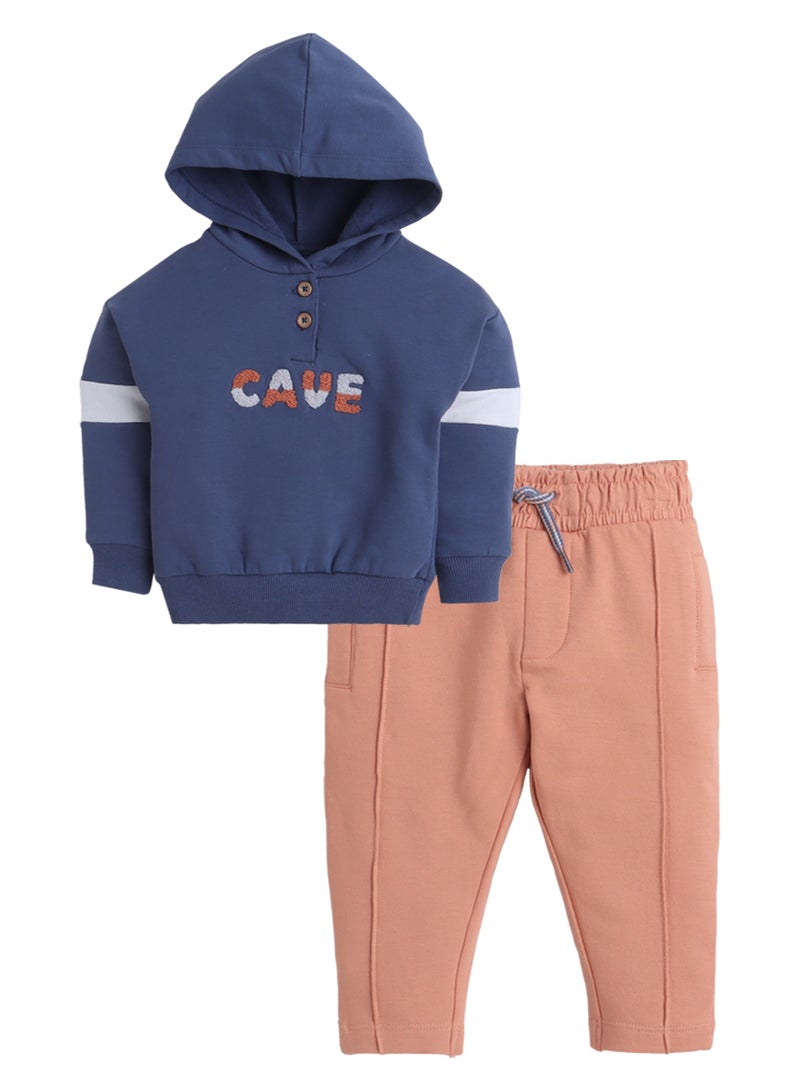 Dirkje Boys “M.A.N. Cave” Fleece Hoodie & Joggers Set – Navy & Coral - Image 3
