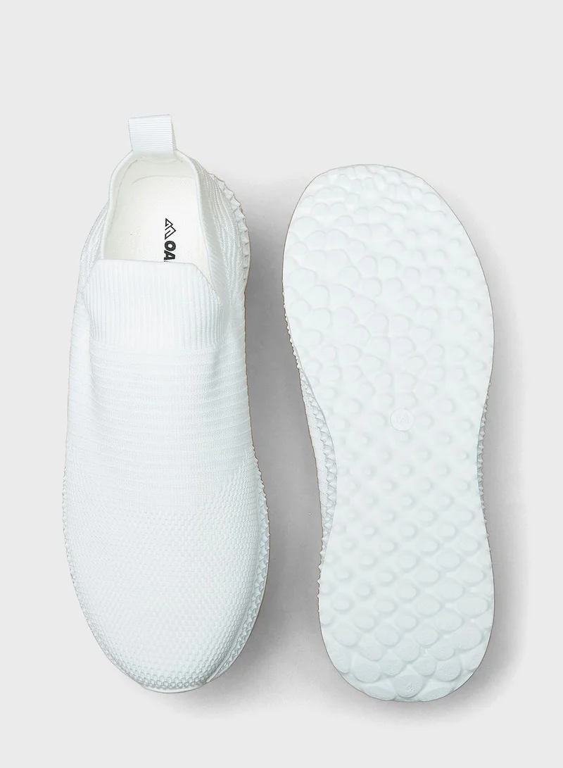 شو اكسبرس Slip On Low Top Sneakers