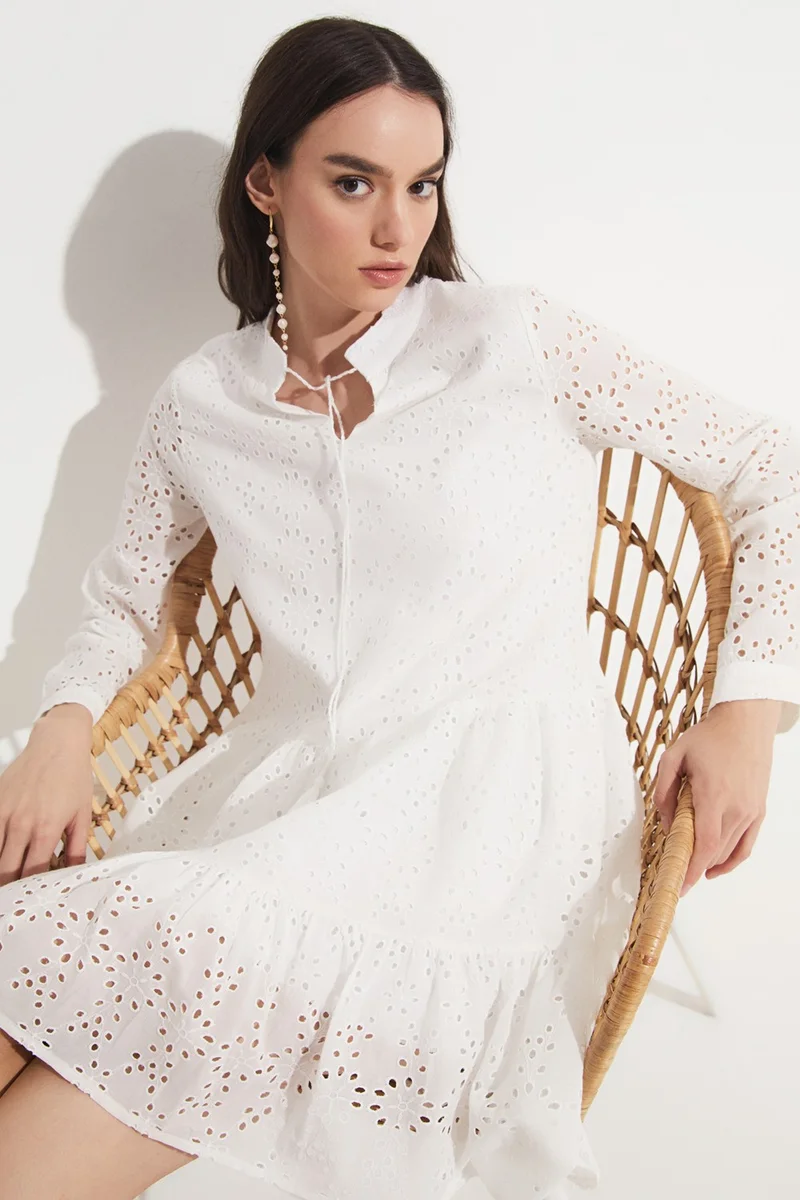 جون Lace Dress