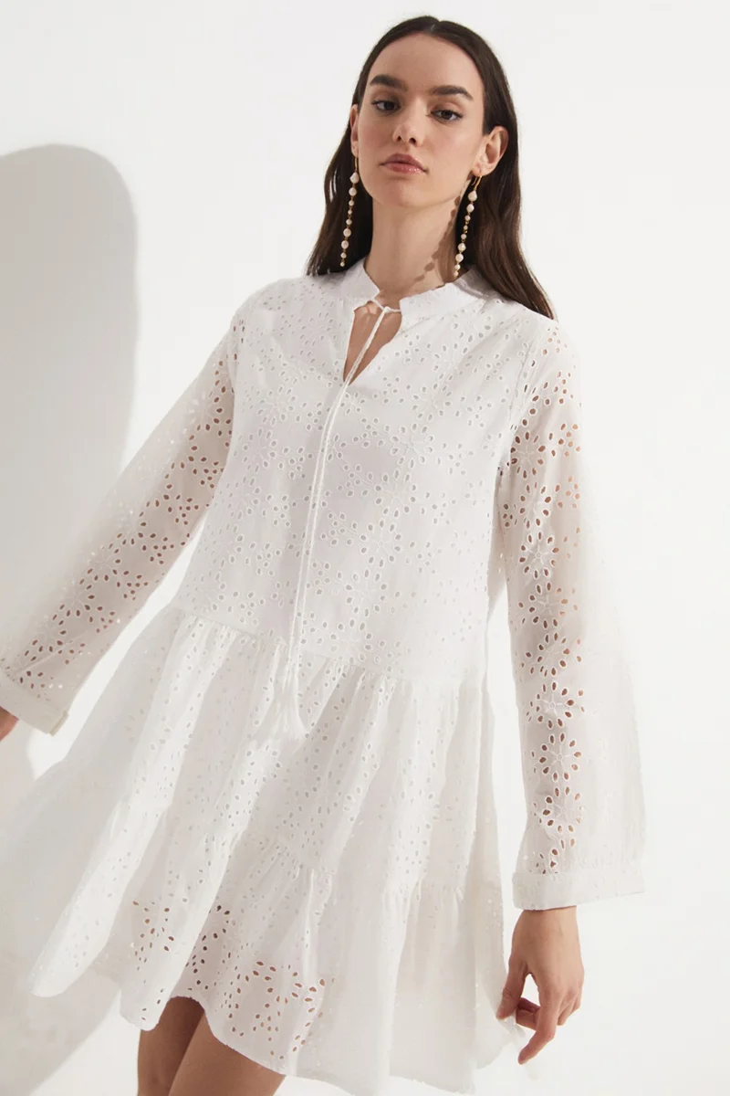 جون Lace Dress