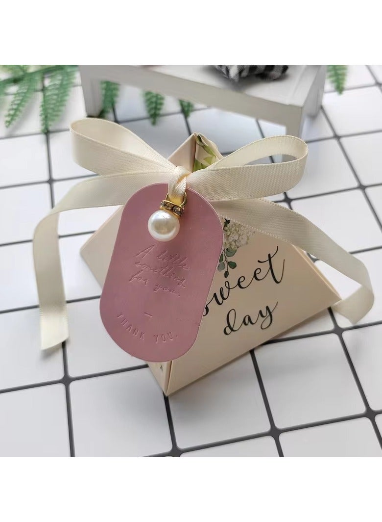 Set of 10 Elegant Pyramid-Shaped Favors – A Touch of Elegance for Your Events!