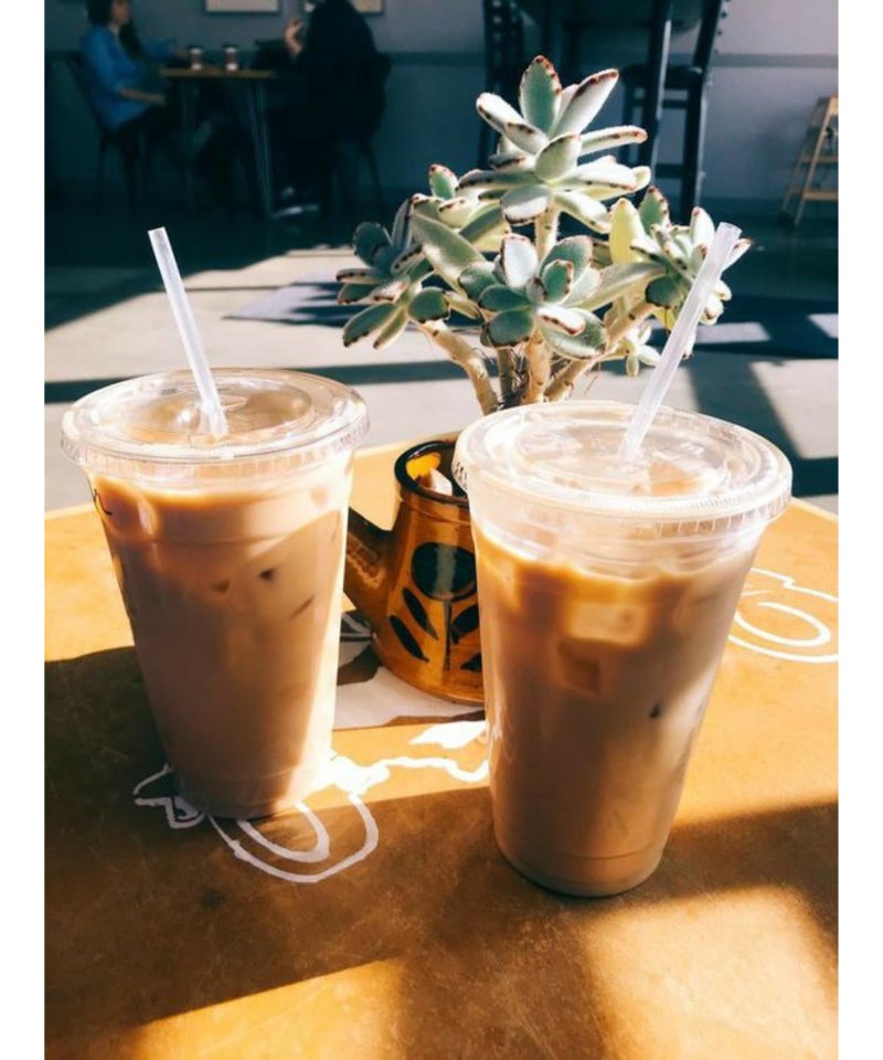 Aatriet [50 Sets] 20 oz Clear Plastic Cups with Lids and Straws  Disposable Coffee Cups - Image 5