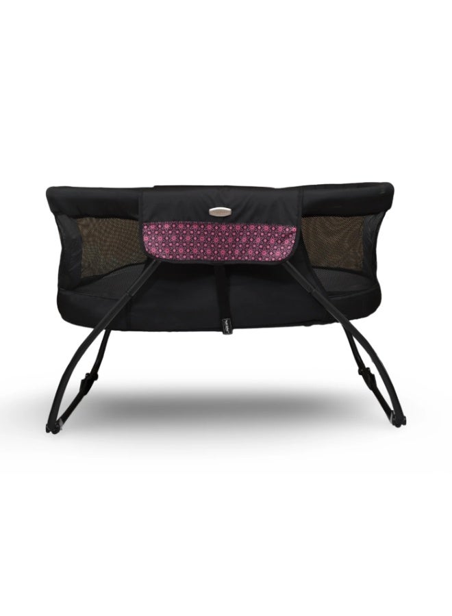 بيتي بيبي 🍼 سرير أطفال قابل للطي من Petit Bébé – موديل VEA  راحة وأمان لطفلك في كل مكان! - Image 5