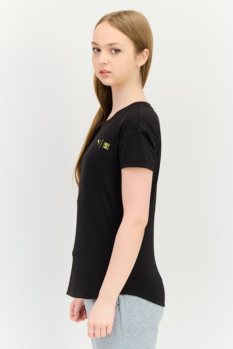 PUMA تي شيرت رياضي نسائي قصير الأكمام في الهواء الطلق، أسود - Image 2