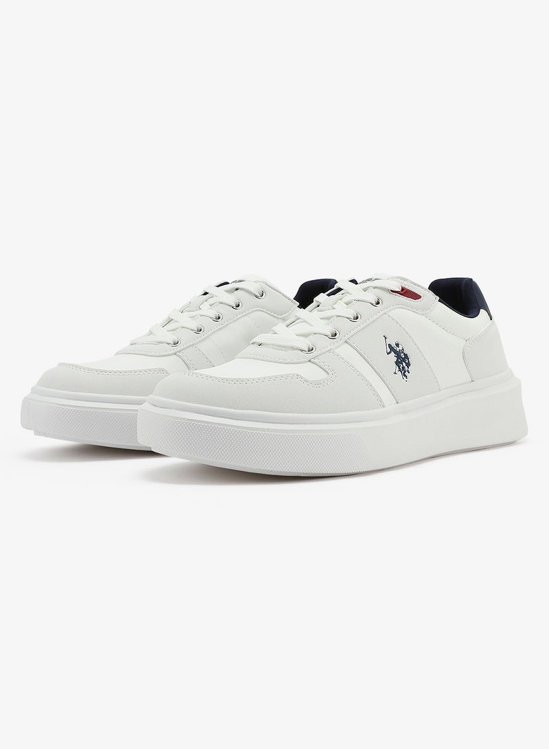 يو اس بولو اسن أحذية رياضية بيضاء للرجال بتصميم بسيط وخفيف الوزن - Image 4