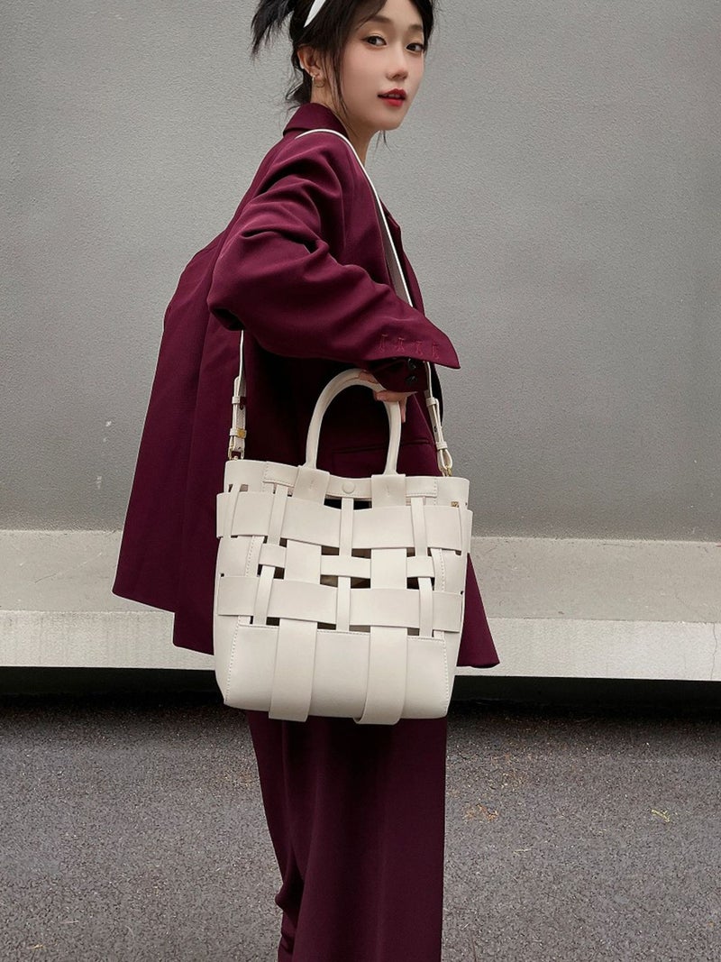 Niche Hollow Design Fashion All-Match Leather Woven Handbag Large Capacity Shoulder Bag Bucket Bag Crossbody Bag - Image 4