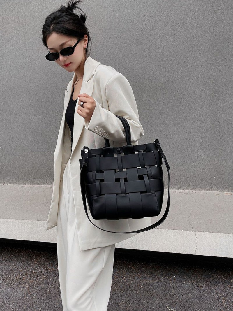Niche Hollow Design Fashion All-Match Leather Woven Handbag Large Capacity Shoulder Bag Bucket Bag Crossbody Bag - Image 5