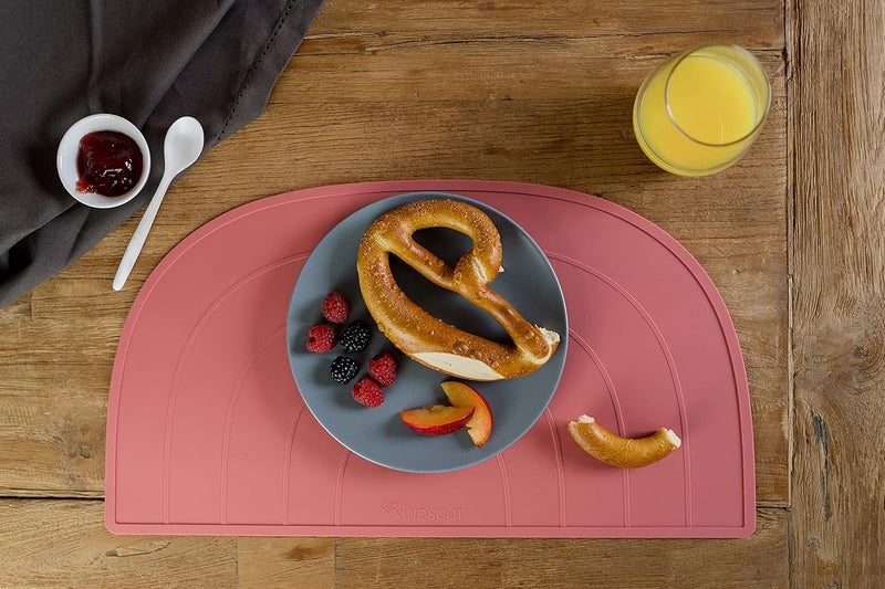 كيندسغوت مجموعة مناديل طاولة Kindsgut Rainbow Placemats بتصميم مناسب للأطفال وألوان هادئة، خالية من مادة BPA، باللون الوردي الغباري. - Image 2