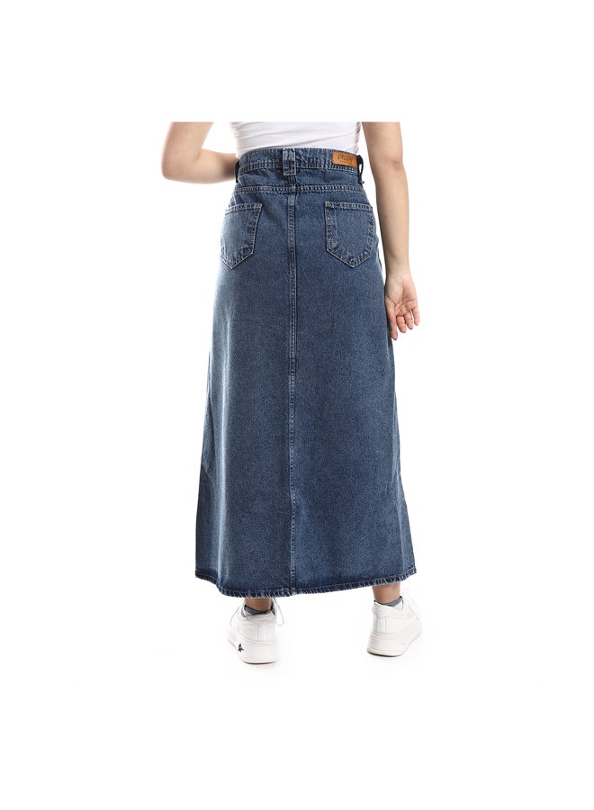 Women's denim skirt with modern buttons - Image 3