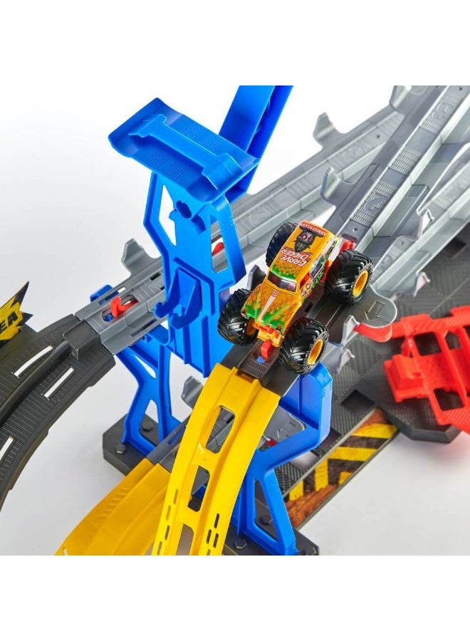 Monster Jam مجموعة ألعاب المرآب مع شاحنة الوحش الحصرية غريف ديغر - Image 3