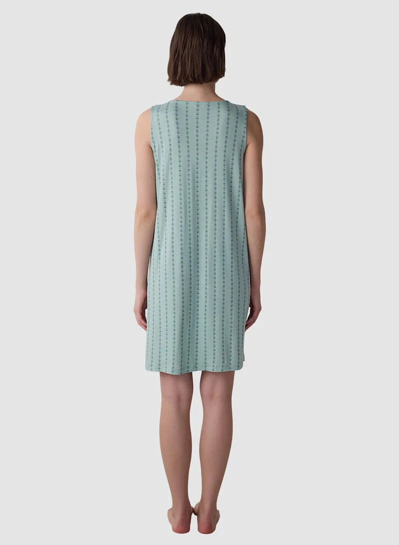 بنتي قميص نوم لينّا مزهر بأزرار بلون أخضر نعناعي فاتح