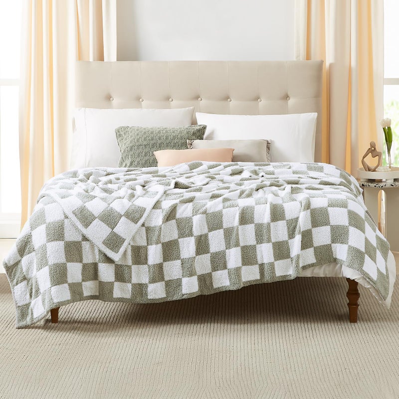 WRENSONGE Checkered Throw Blanket Sage Green Soft Cozy Fluffy Warm Hand Made Queen Throw Blankets for Couch Sofa Chair Bed Camping Picnic Travel Lightweight Bed Blanket  9090