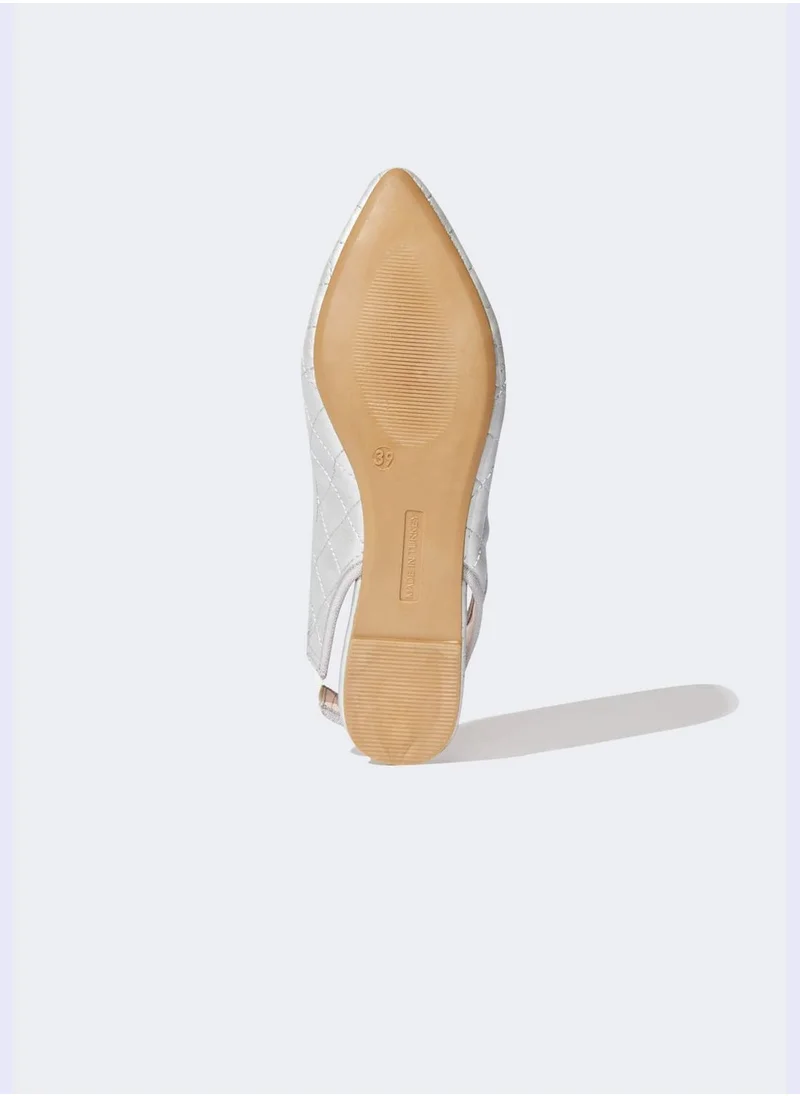 ديفاكتو Faux Leather Cut Out Flat Shoes