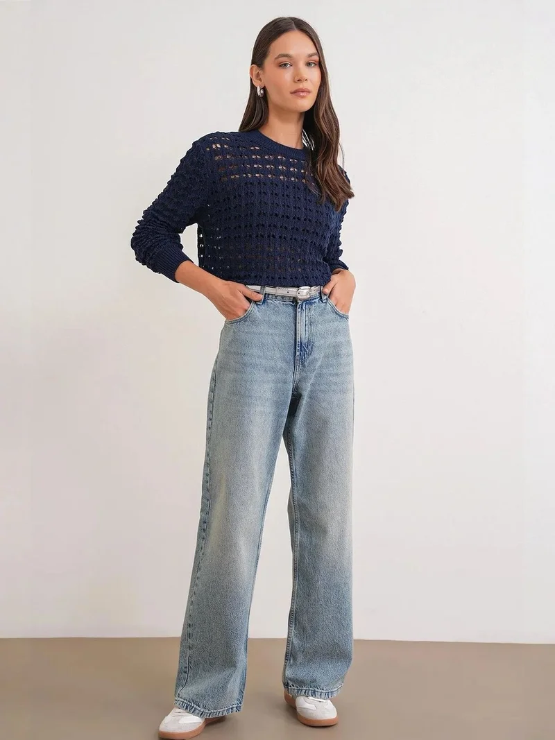 MixRay MIXRAY Textured Knit Relaxed Crop Sweater with Crew Neck