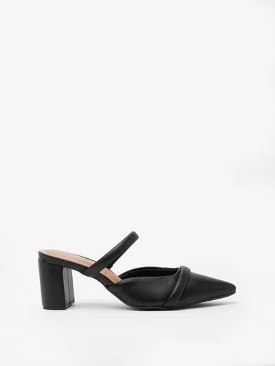 Beira Rio Cusnir Mid Strap Pointed Toe Strap