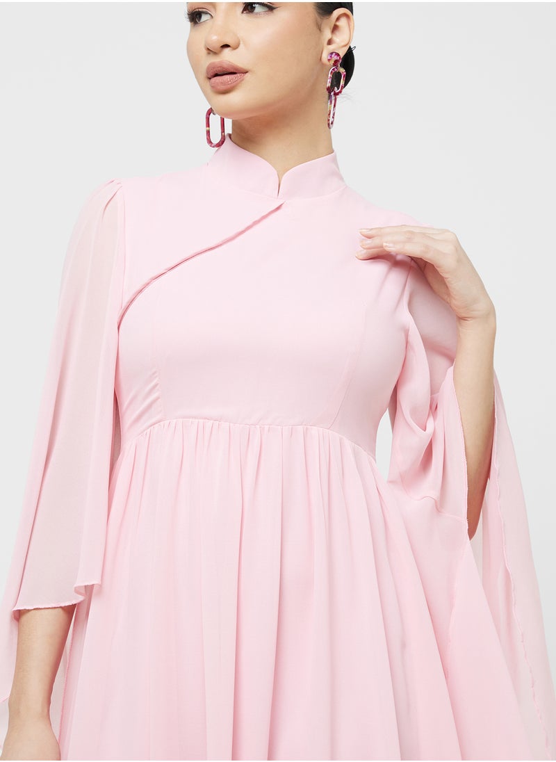 Khizana - فستان بأكمام كاب - Image 1