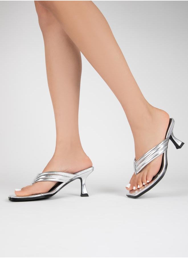 RAID - Textured Thong Strap Sandals by Styli - Image 1
