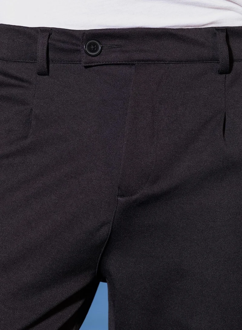 CAHOOT  Men Pleated-Tailored Trousers | Mid-Rise, Side-Adjuster | Button , Straight Hem | Solid Twill Woven Fabric For Casual & Daily Wear | Onyx Black for Men | Best Price UAE