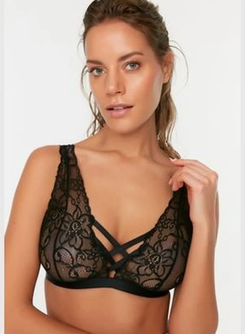 trendyol Black Lace Detailed Bralette Bralette with Criss-Cross piping THMSS22SU0117