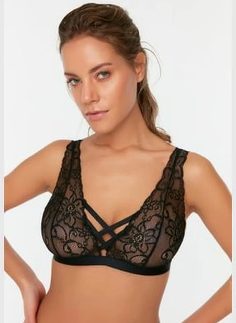 trendyol Black Lace Detailed Bralette Bralette with Criss-Cross piping THMSS22SU0117
