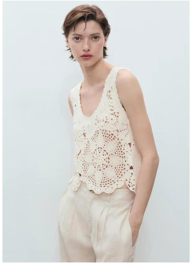 مانجو Crochet Top With Flowers