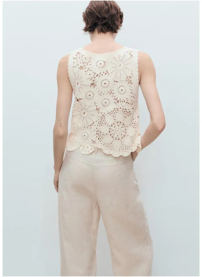 مانجو Crochet Top With Flowers