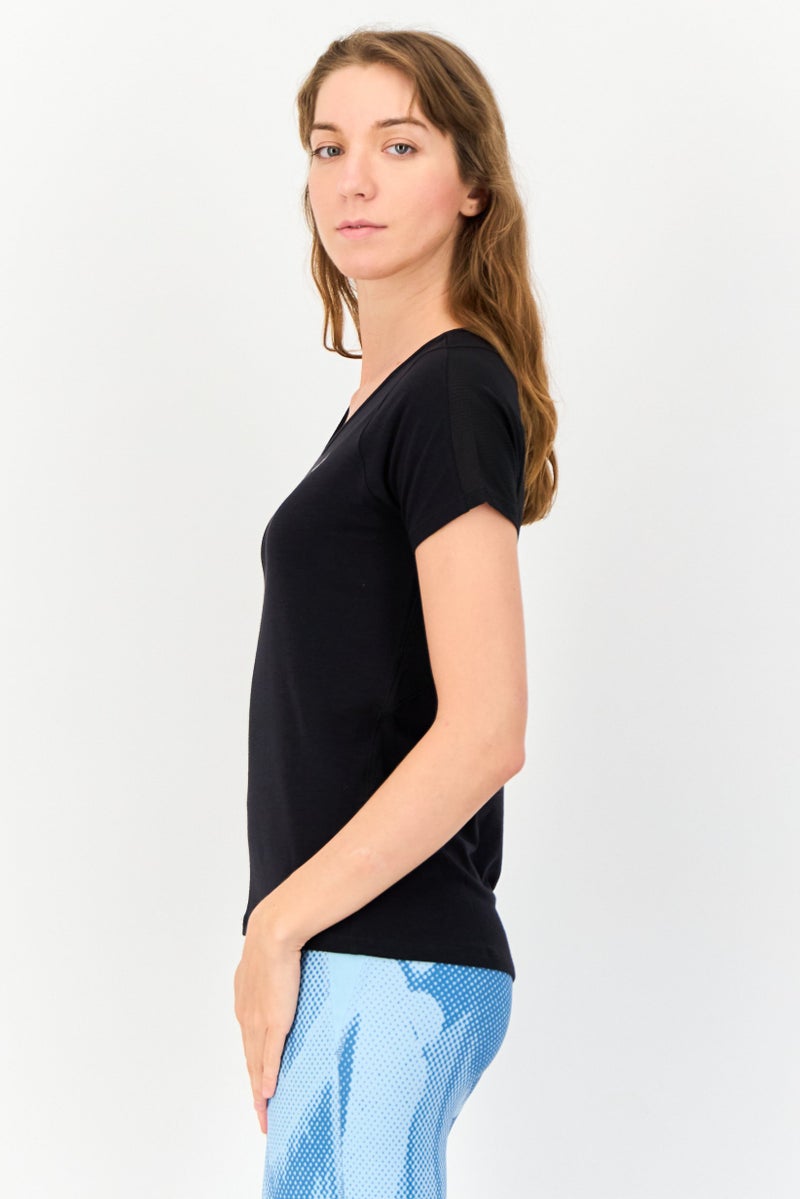 asics Women Slim Fit Short Sleeves Running T-shirt, Black - Image 2