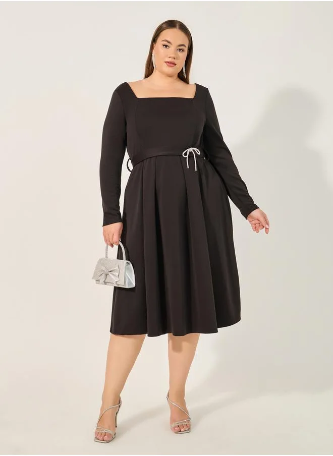 ستايلي Plus Size Embellished Bow Detail Pleated A-Line Midi Dress