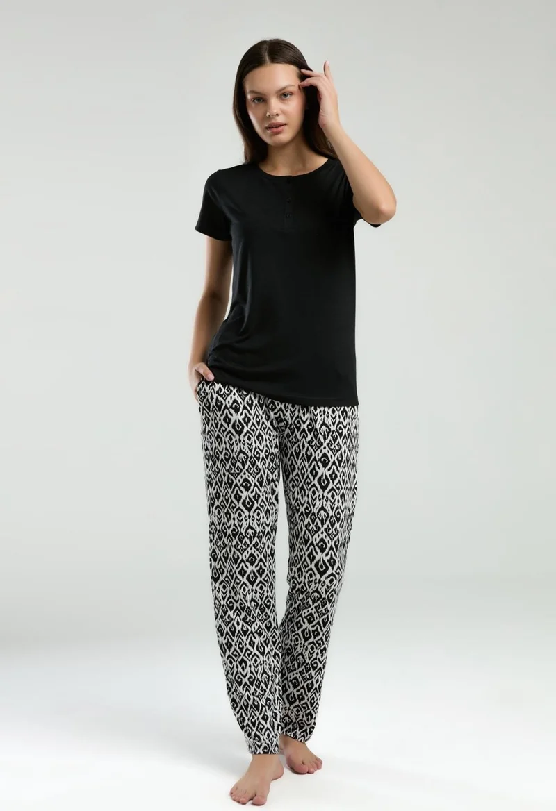 ارنيتا Women's Plus Size Summer Pajama Set, Crew Neck, Short Sleeves, Buttoned, Pocket Detail