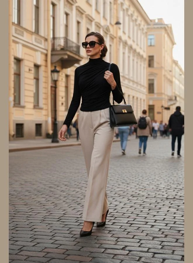 ليلا بلوزة نسائية ضيقة بياقة عالية وتفاصيل مجمعة من ليلا